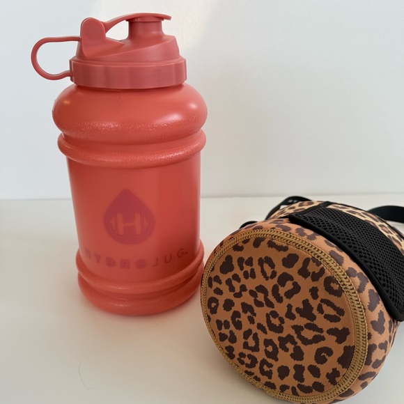 HydroJug Pro Jug Water Bottle with Animal Print Sleeve - Picture 5 of 6